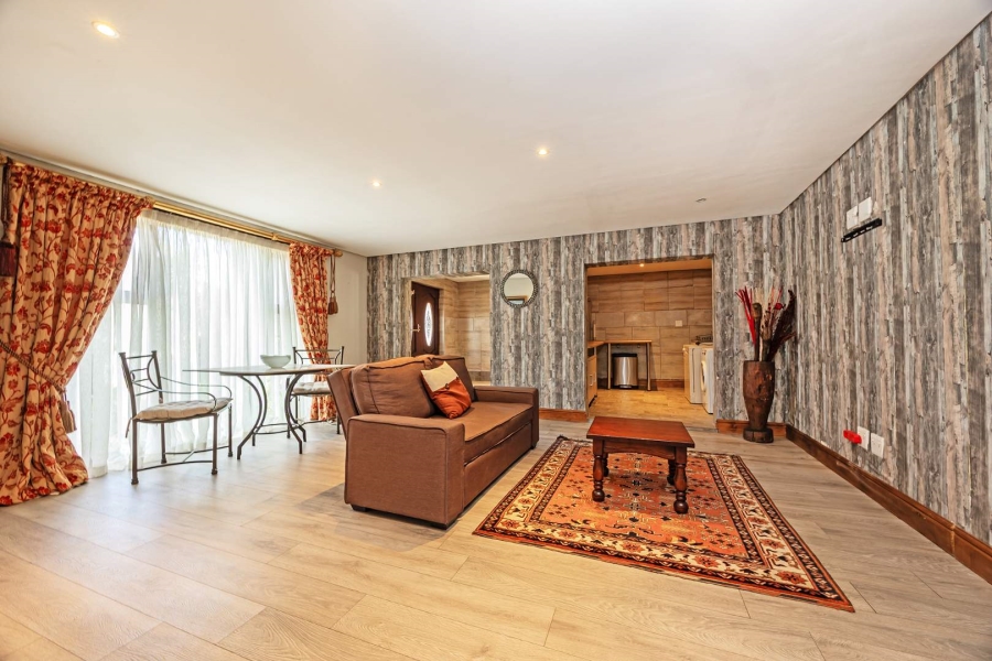 8 Bedroom Property for Sale in Baronetcy Estate Western Cape